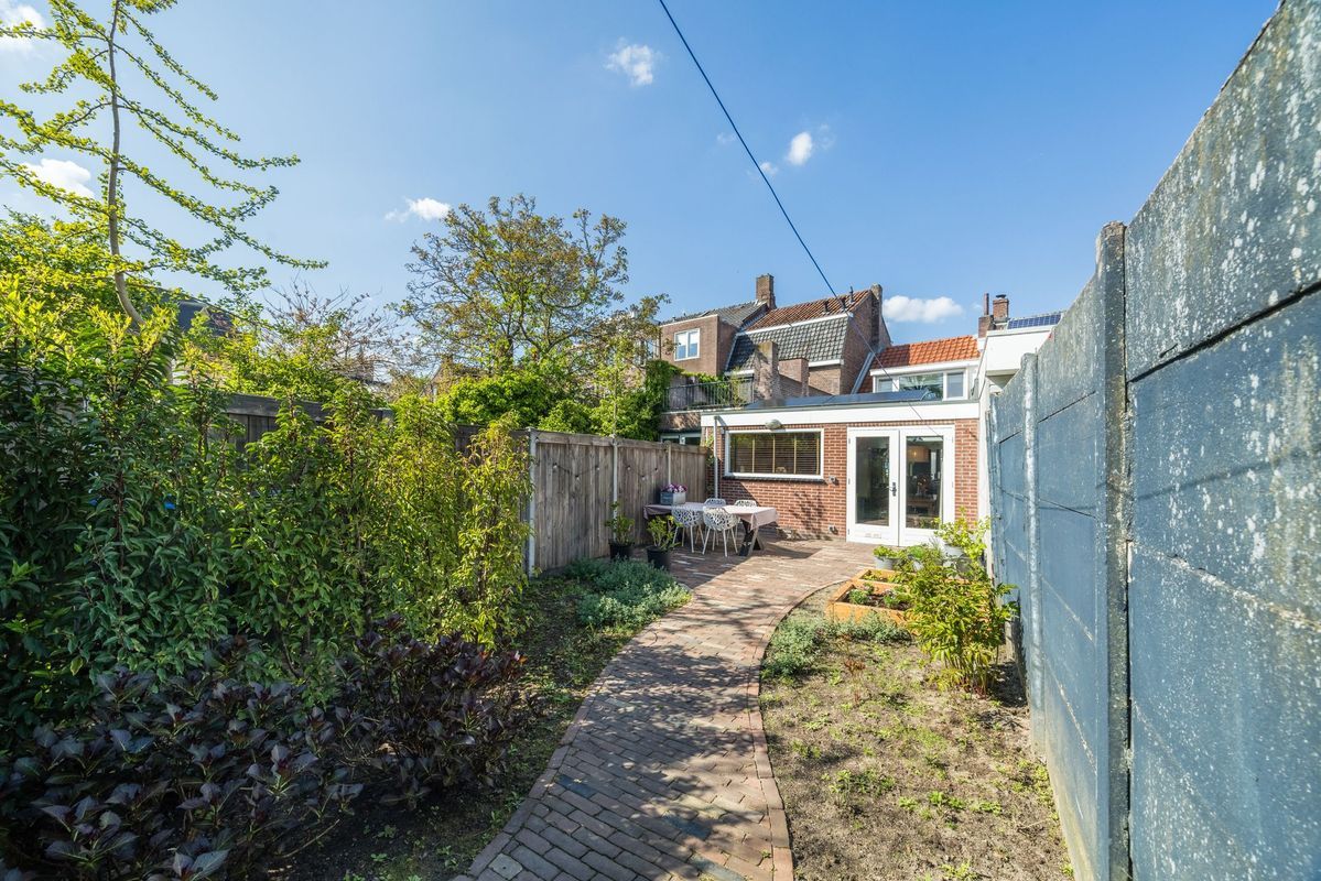 Bredaseweg 192 Photo Blur 48