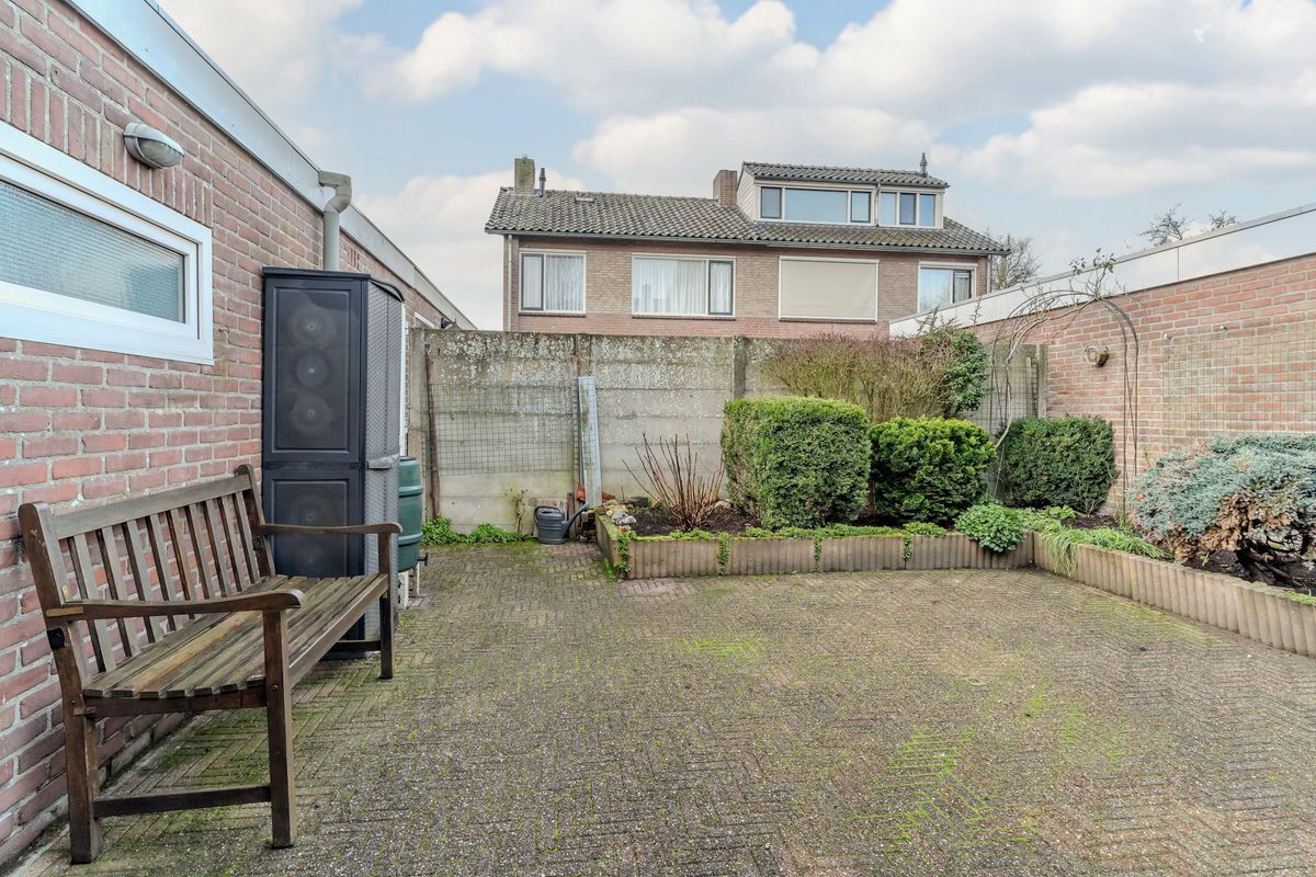 Sint Lambertusstraat 13 Photo Blur 23