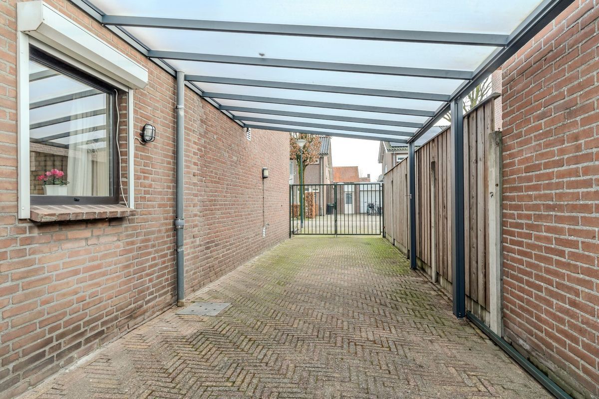 Sint Lambertusstraat 13 Photo Blur 27