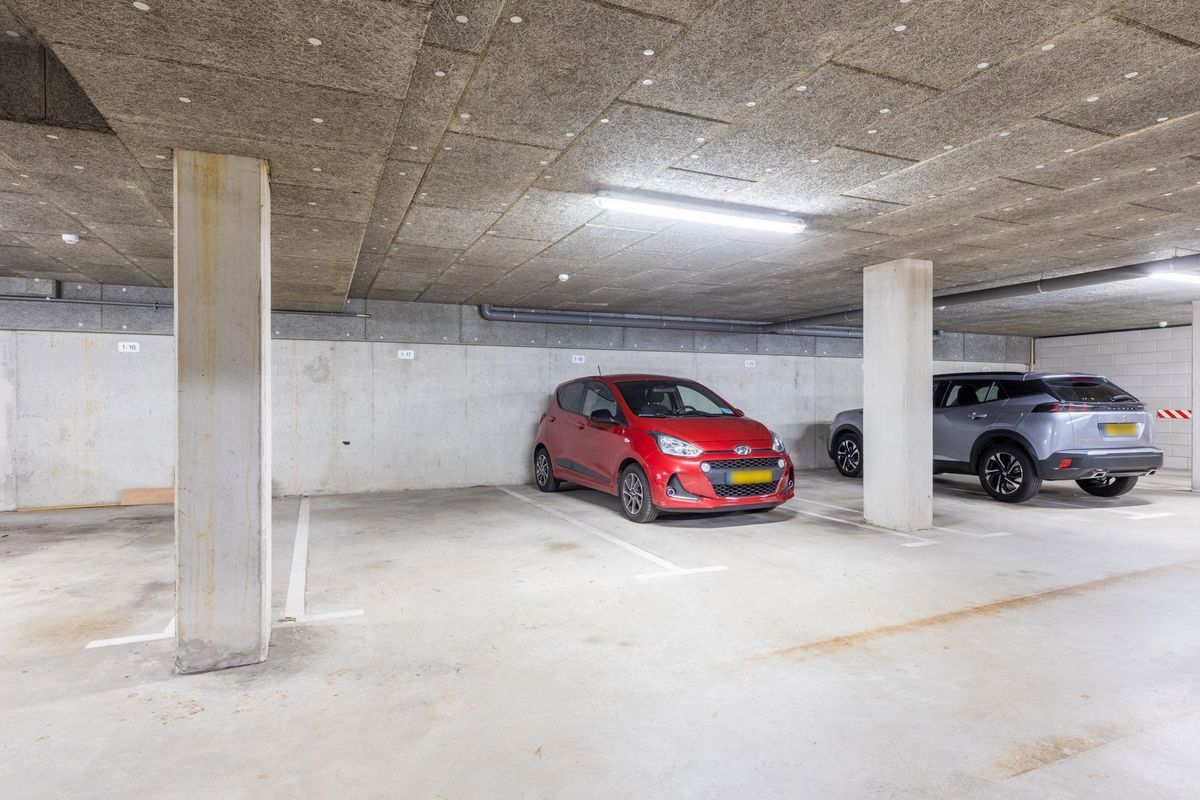Thomas van Diessenstraat 1 - 17 Photo Blur 22