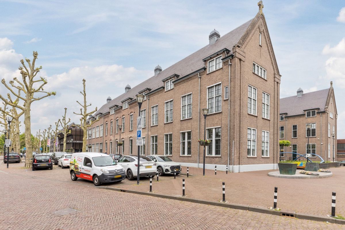 Thomas van Diessenstraat 1 - 17 Photo Blur 34