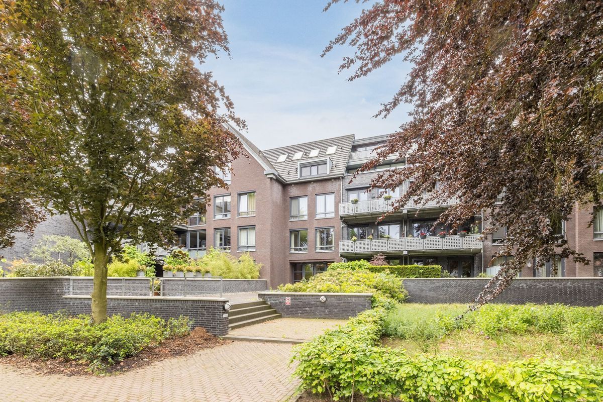 Thomas van Diessenstraat 1 - 17 Photo Blur 0