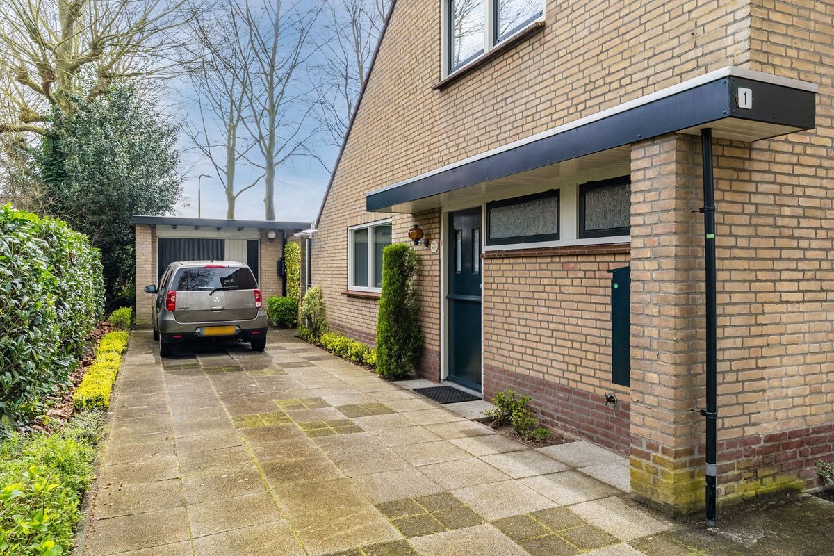 Lucas van Leydenlaan 1 Photo Blur 43