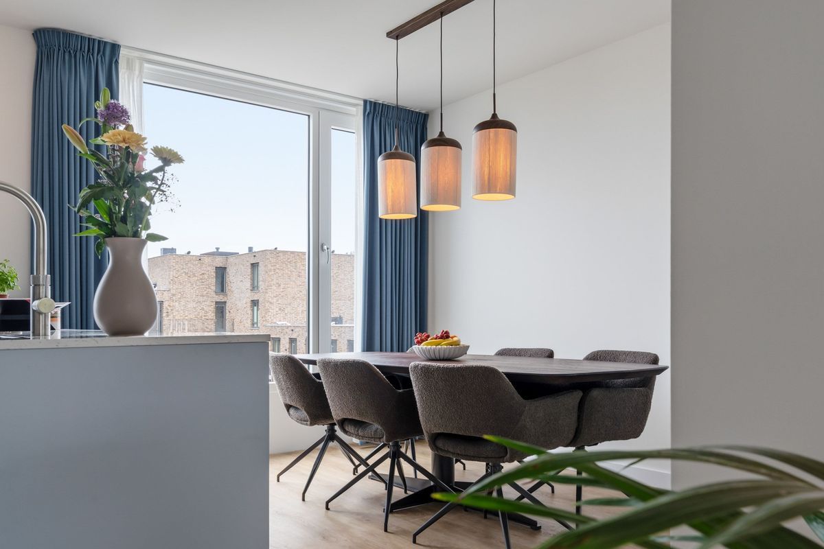 Aida de Mirandaplein 55 Photo Blur 19