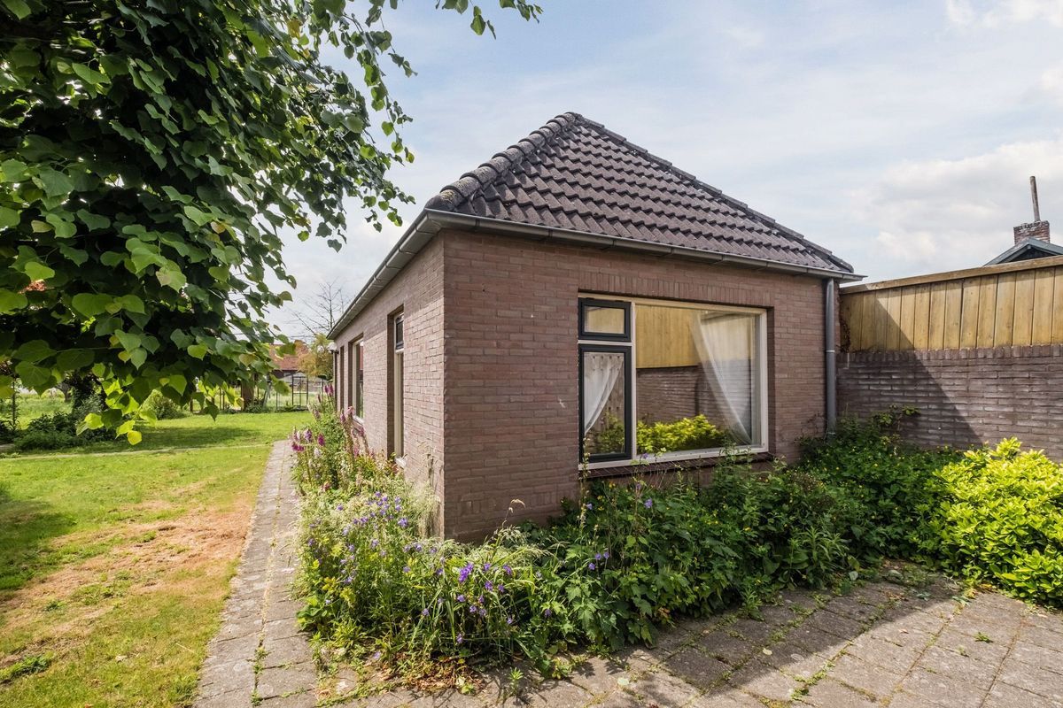 Hoog Geldrop 99 Photo Blur 27