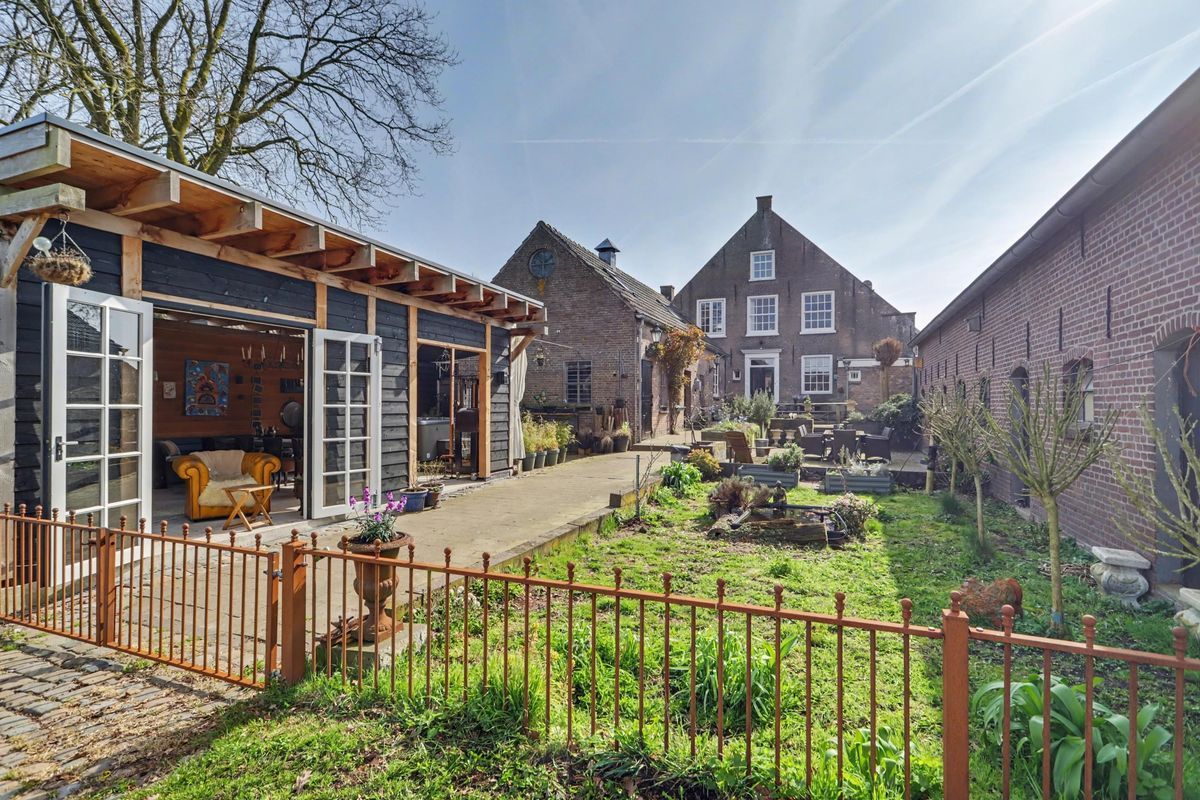 Lange Broekstraat 2 - a Photo Blur 85