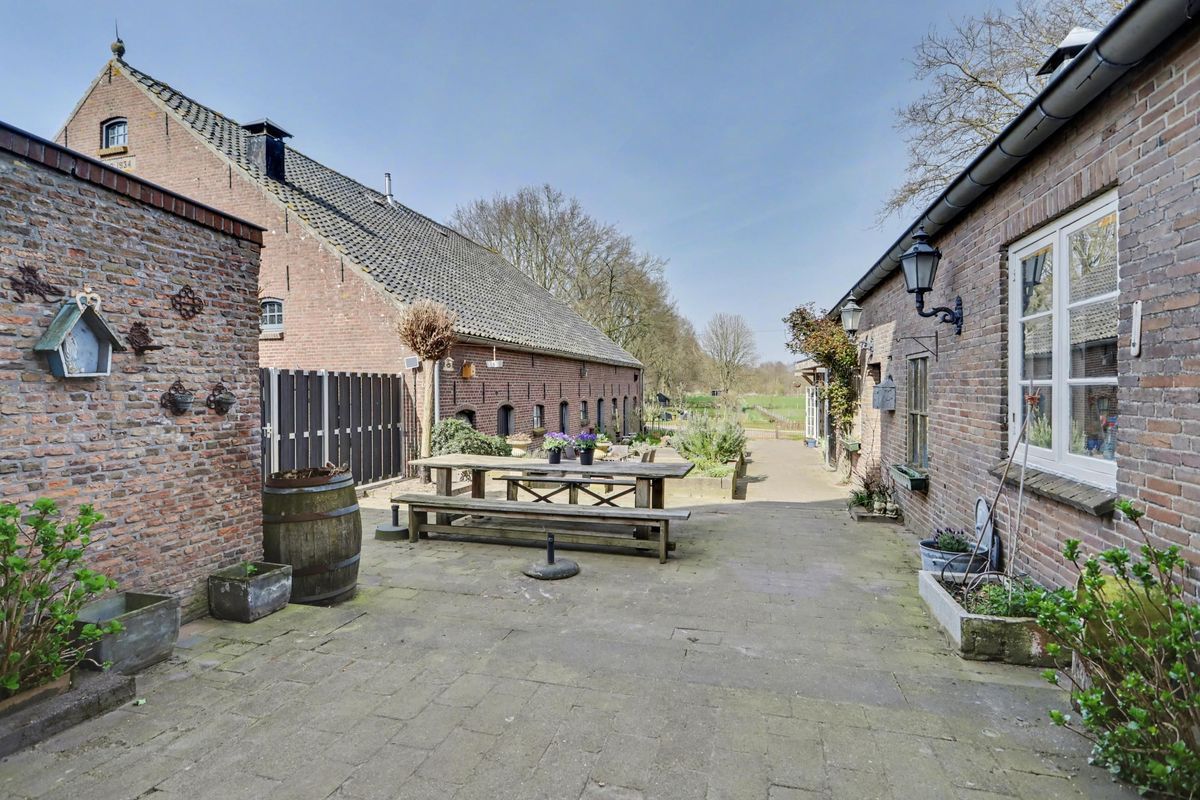 Lange Broekstraat 2 - a Photo Blur 84