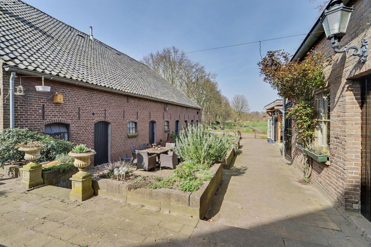Lange Broekstraat 2 - a Photo Blur 91