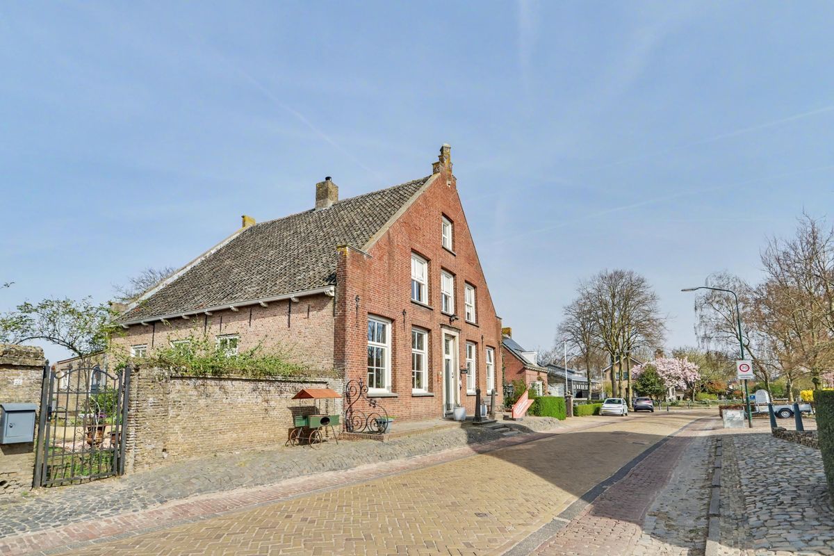 Lange Broekstraat 2 - a Photo Blur 94