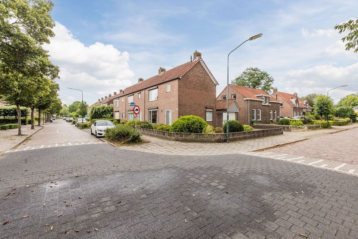 Ruysdaelstraat 55 Photo Blur 35
