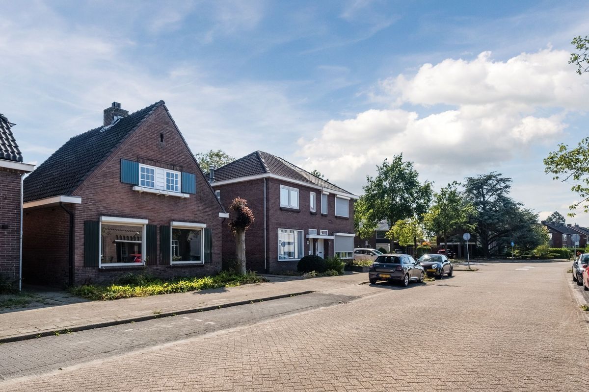 Hoog Geldrop 31 Photo Blur 5