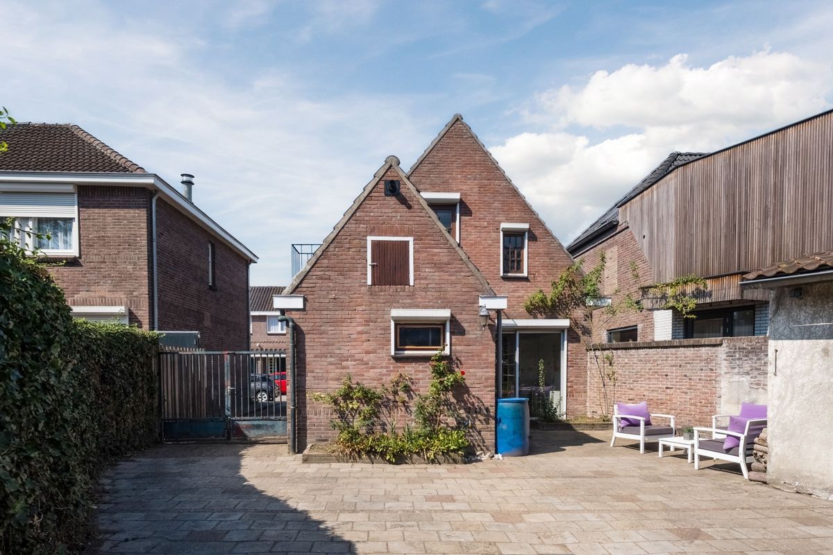 Hoog Geldrop 31 Photo Blur 1