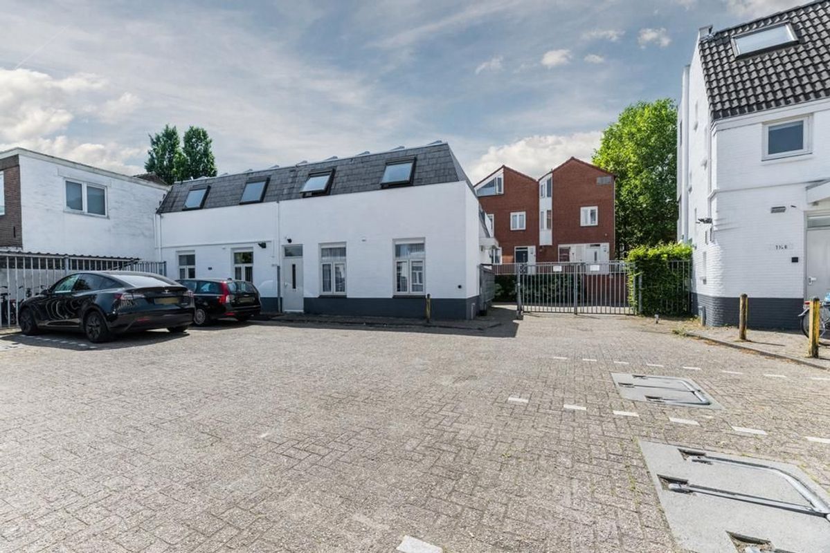 Roemerhof 13 Photo Blur 16