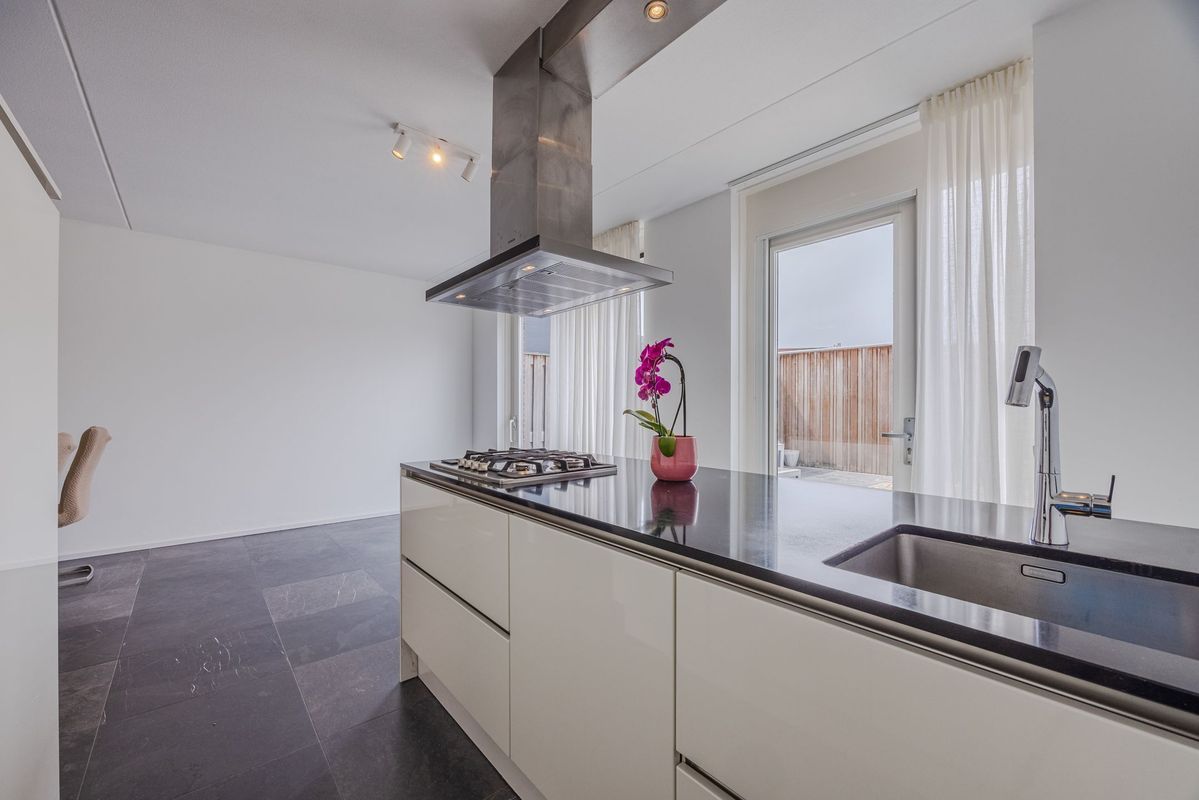 Veestraat 139 - b Photo Blur 13