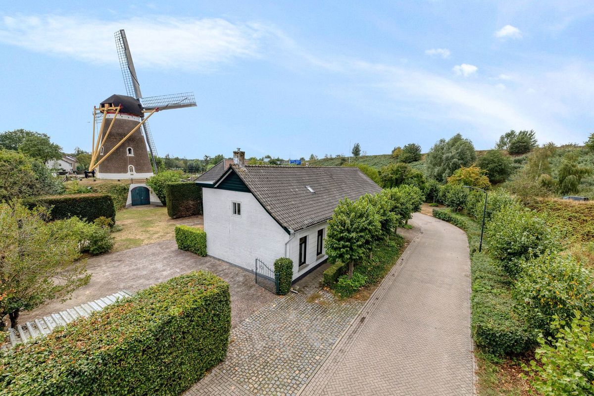 Oude Bredaseweg 19 Photo Blur 1