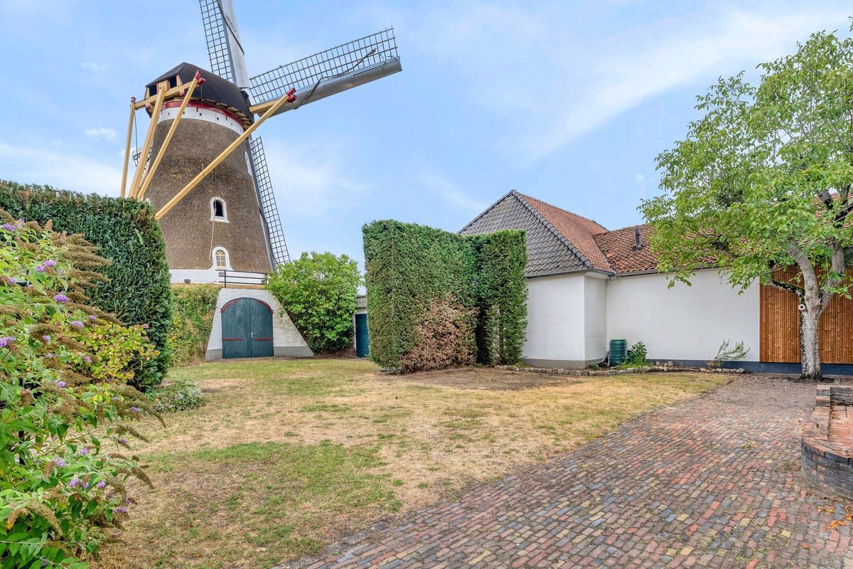Oude Bredaseweg 19 Photo Blur 3