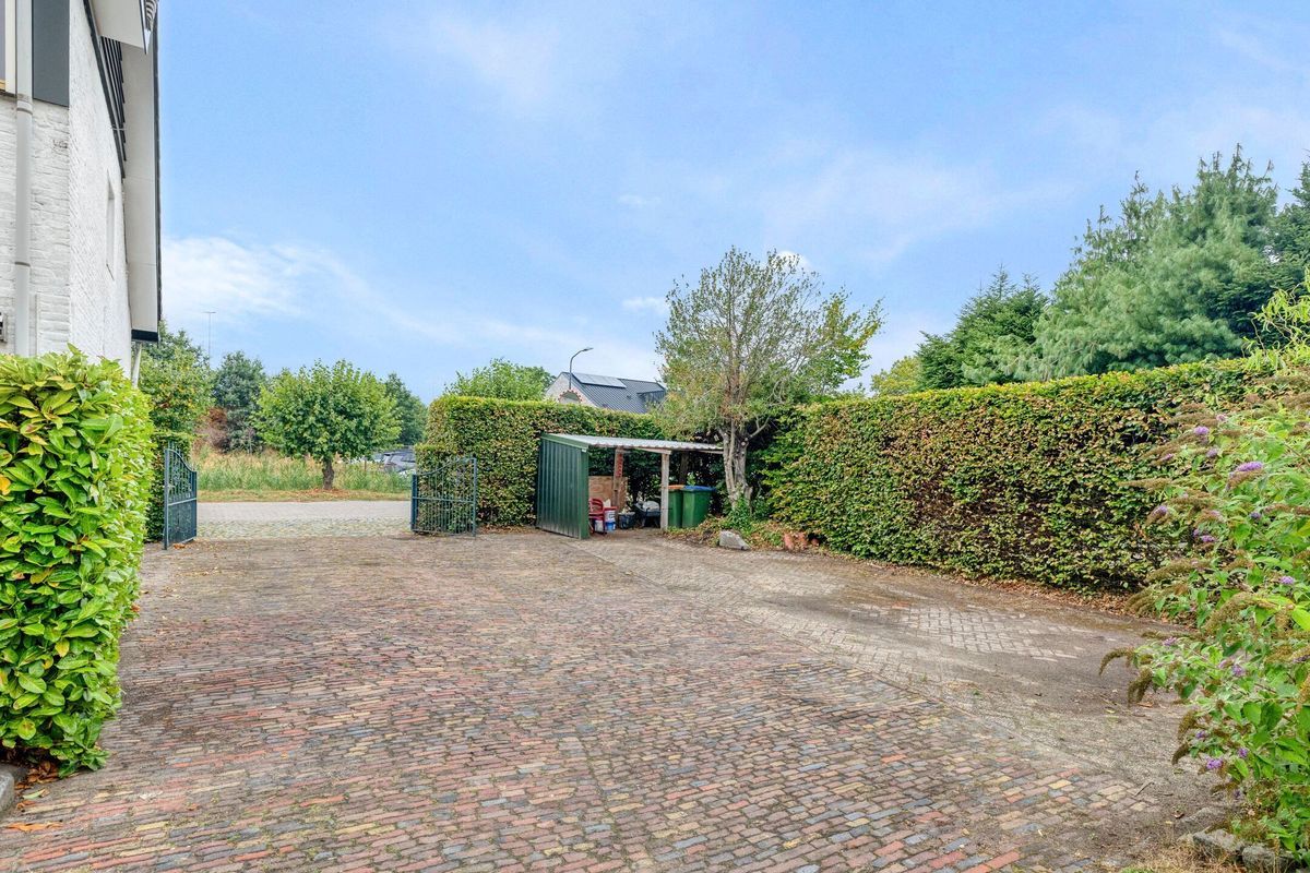 Oude Bredaseweg 19 Photo Blur 52