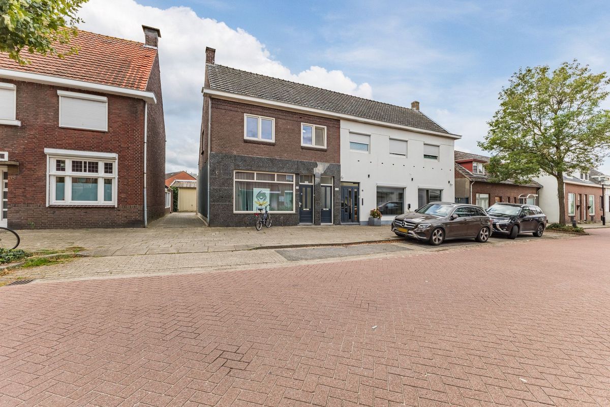 Sluisstraat 56 - A Photo Blur 24