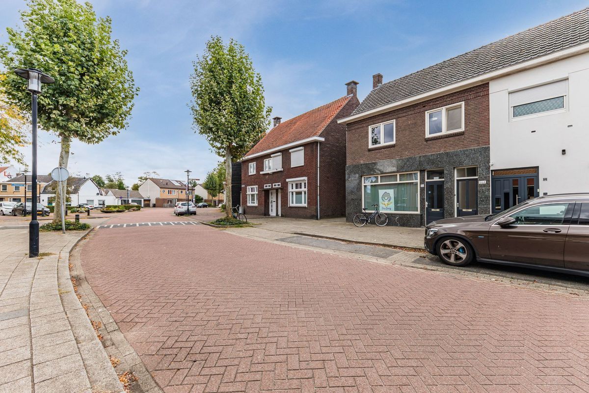Sluisstraat 56 - A Photo Blur 25