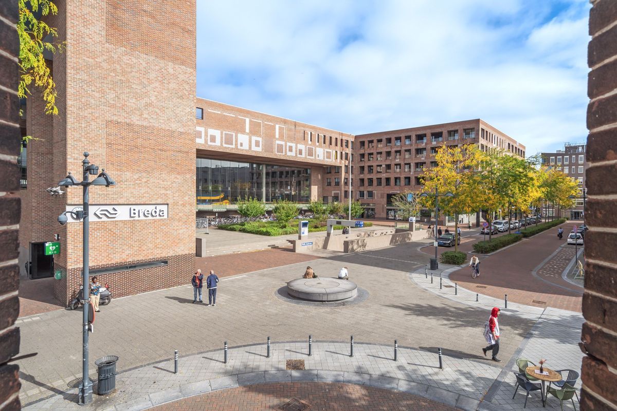 Stationsplein 7 - B1 Photo Blur 28