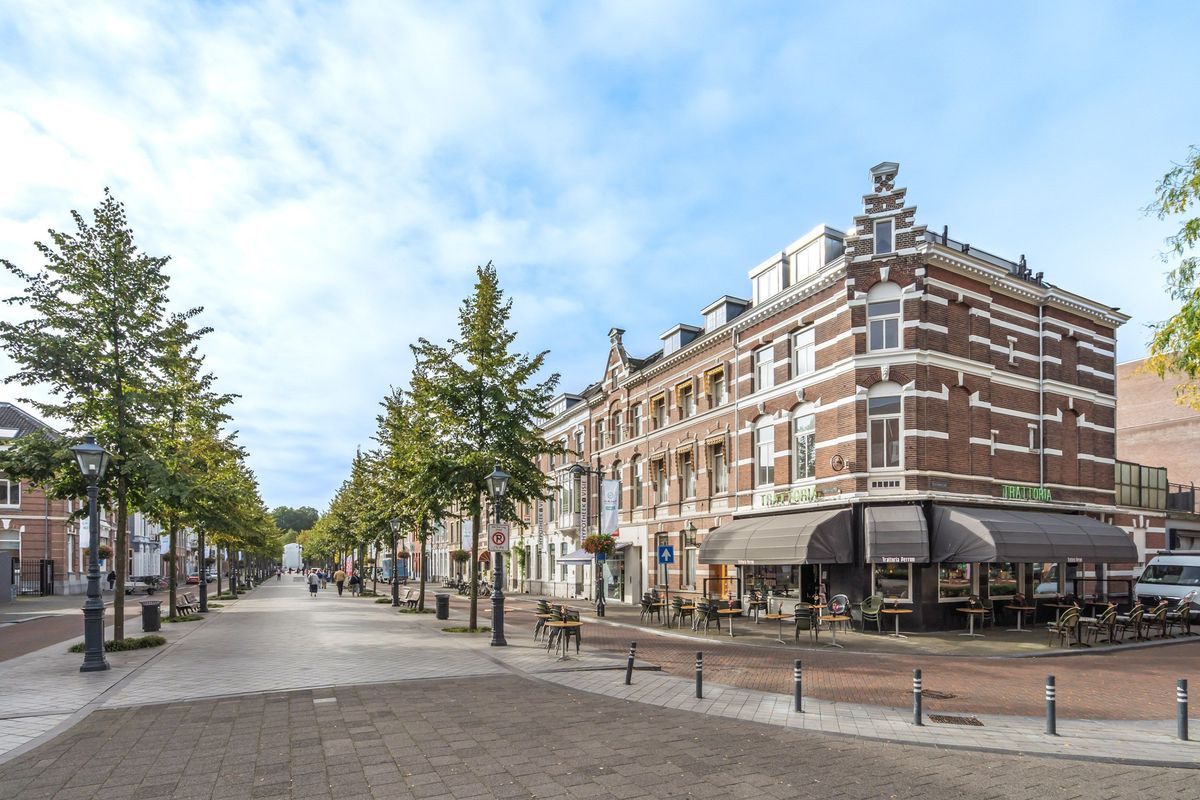 Stationsplein 7 - C1 Photo Blur 25