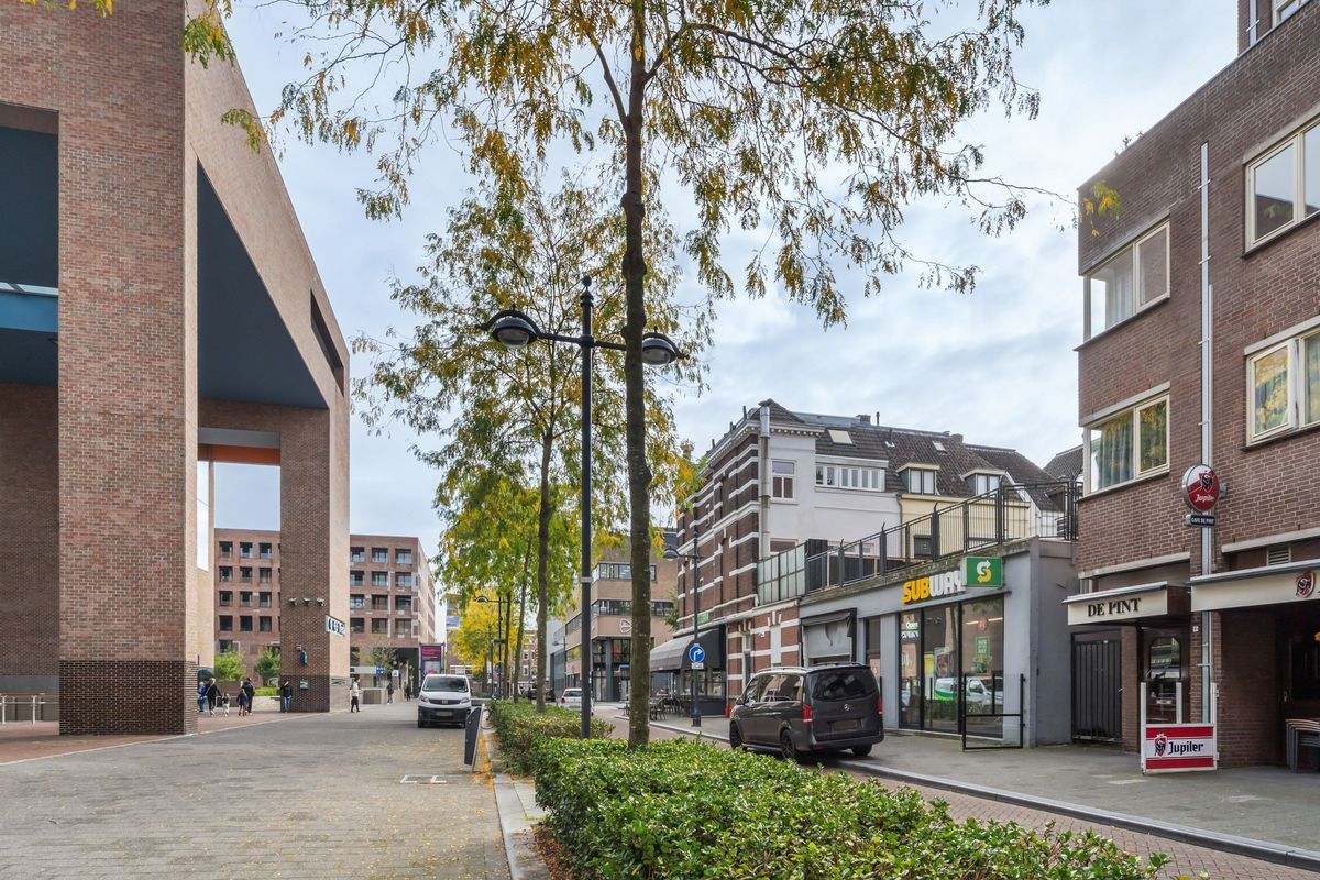 Stationsplein 7 - C1 Photo Blur 29