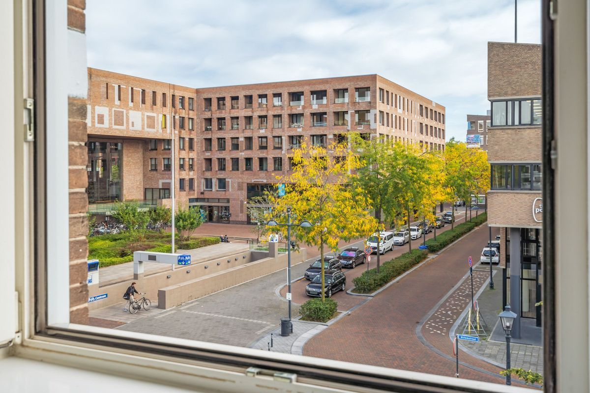 Stationsplein 7 - C1 Photo Blur 21