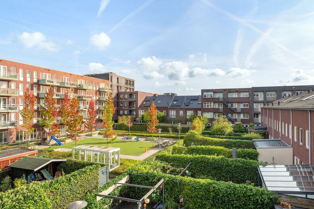 Meerten Verhoffstraat 10 - B2 Photo Blur 21