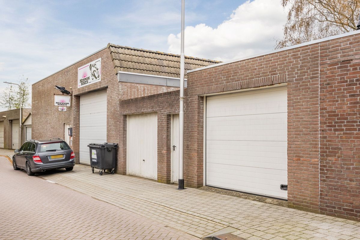 Pater van den Elsenplein 2 Photo Blur 55