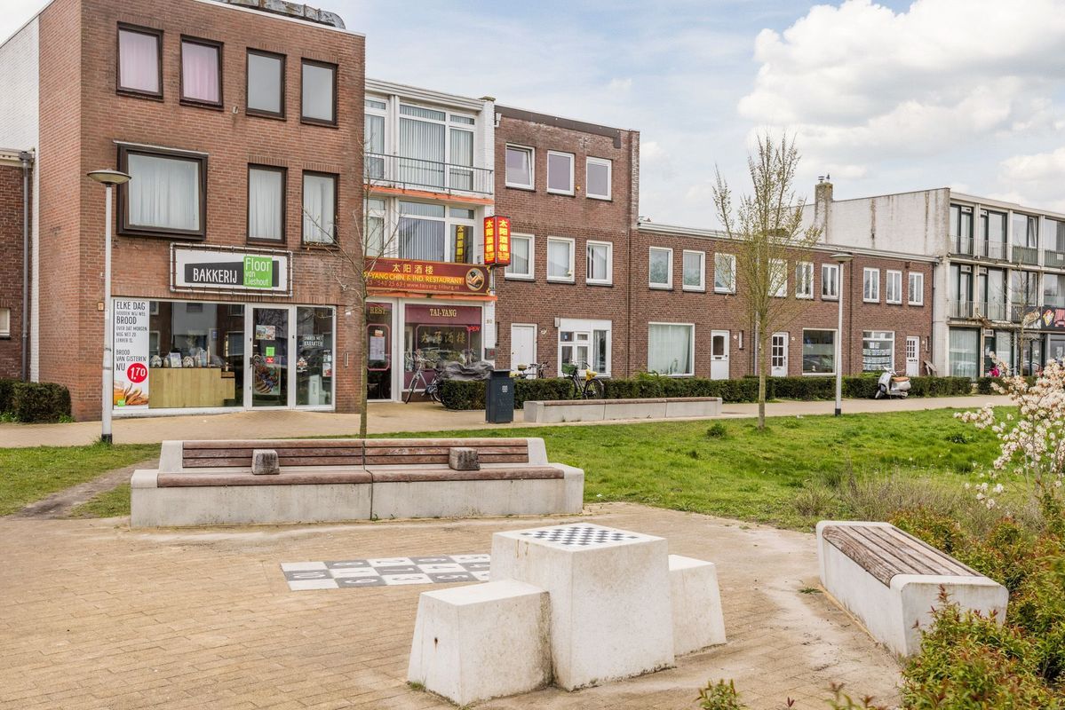 Pater van den Elsenplein 2 Photo Blur 62