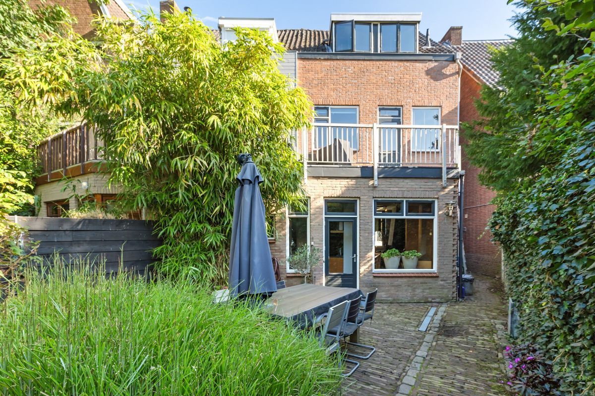 Prins Hendrikstraat 14 Photo Blur 2