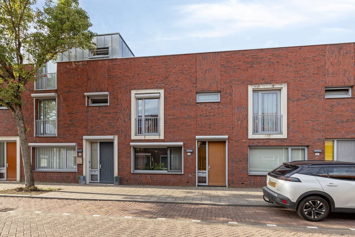Veestraat 135 - b Photo Blur 0