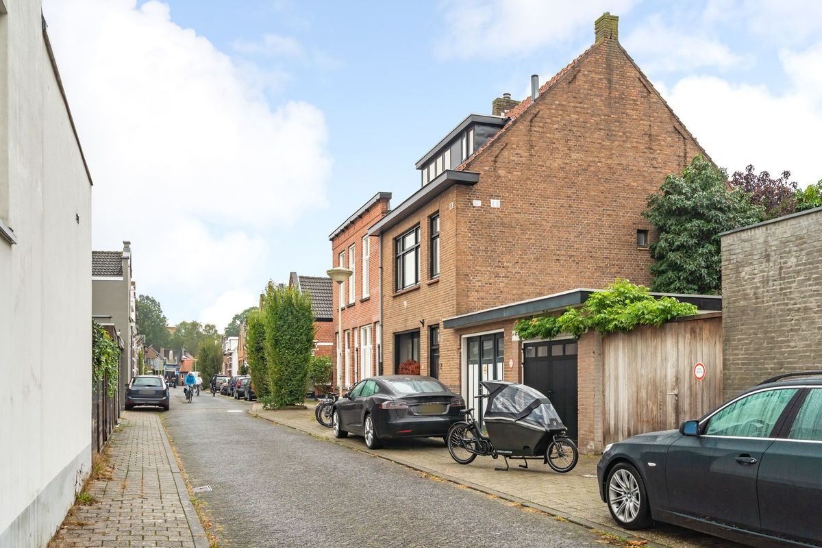 Ranonkelstraat 4 - A Photo Blur 50