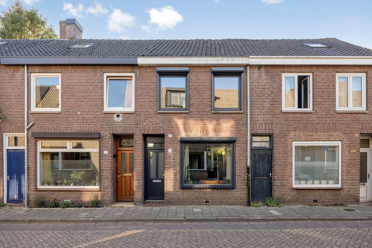 Pastoor van Beurdenstraat 61 Photo Blur 0