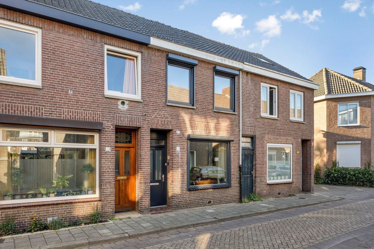 Pastoor van Beurdenstraat 61 Photo Blur 22