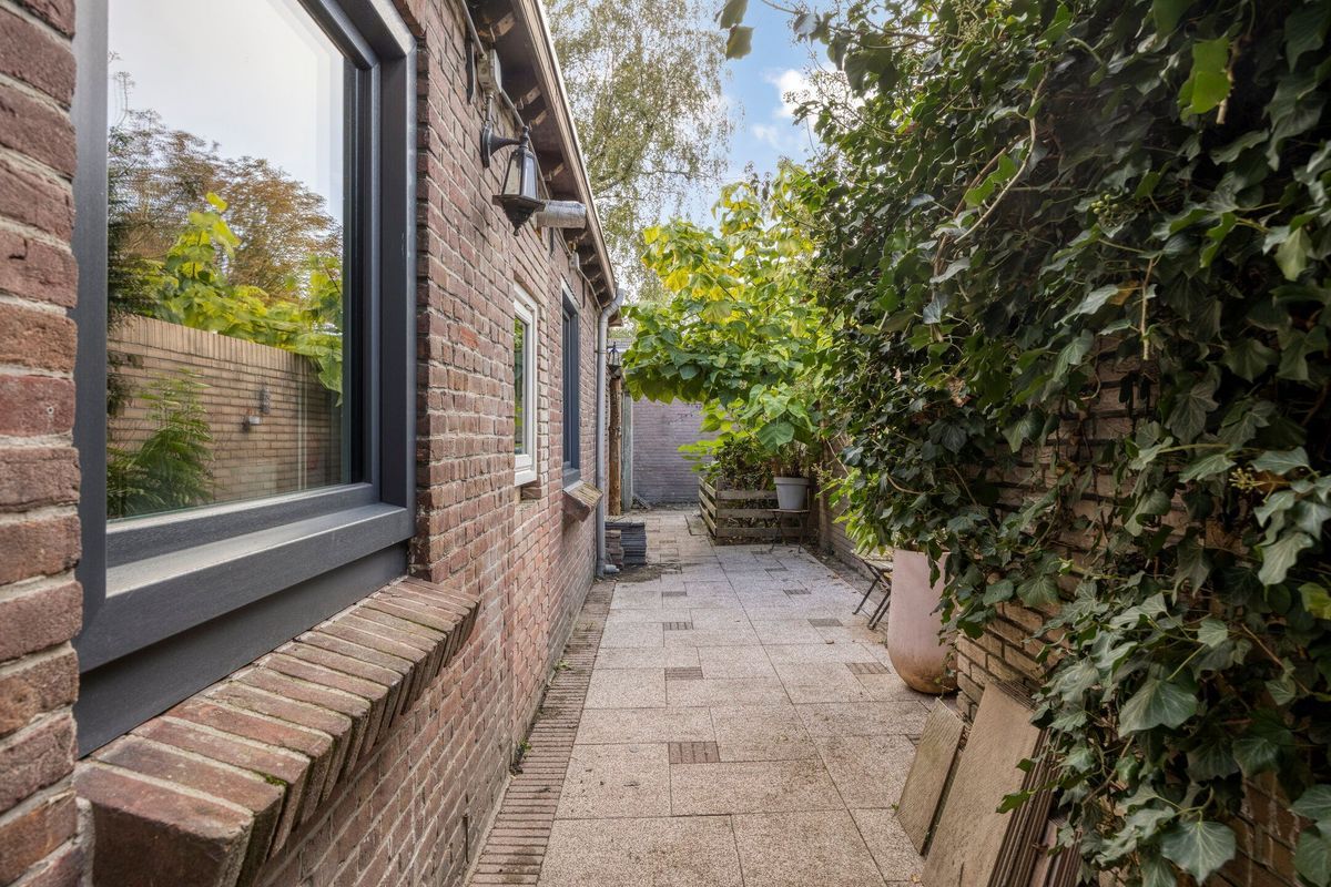 Pastoor van Beurdenstraat 61 Photo Blur 18