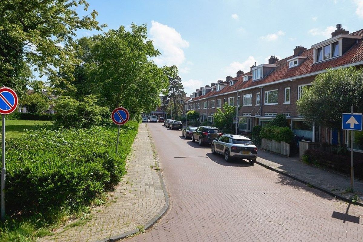 De Ruijterplein 7 Photo Blur 50