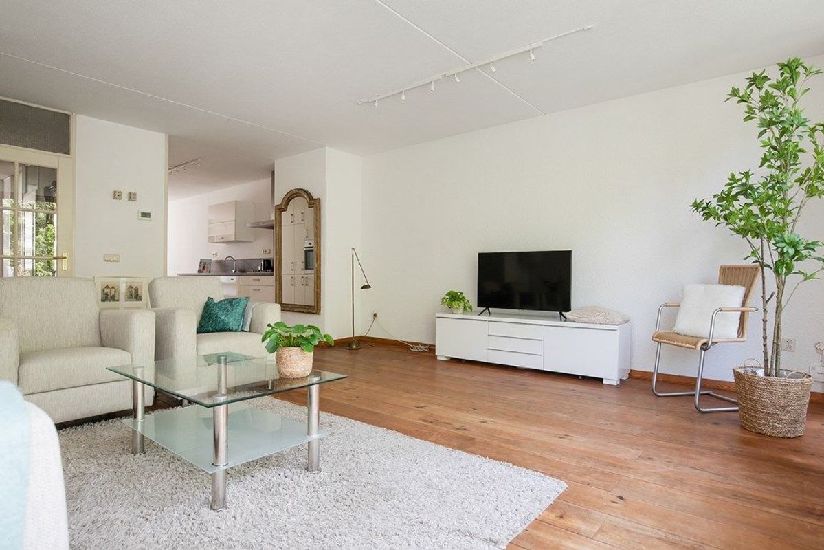 Engelenburg 128 Photo Blur 3