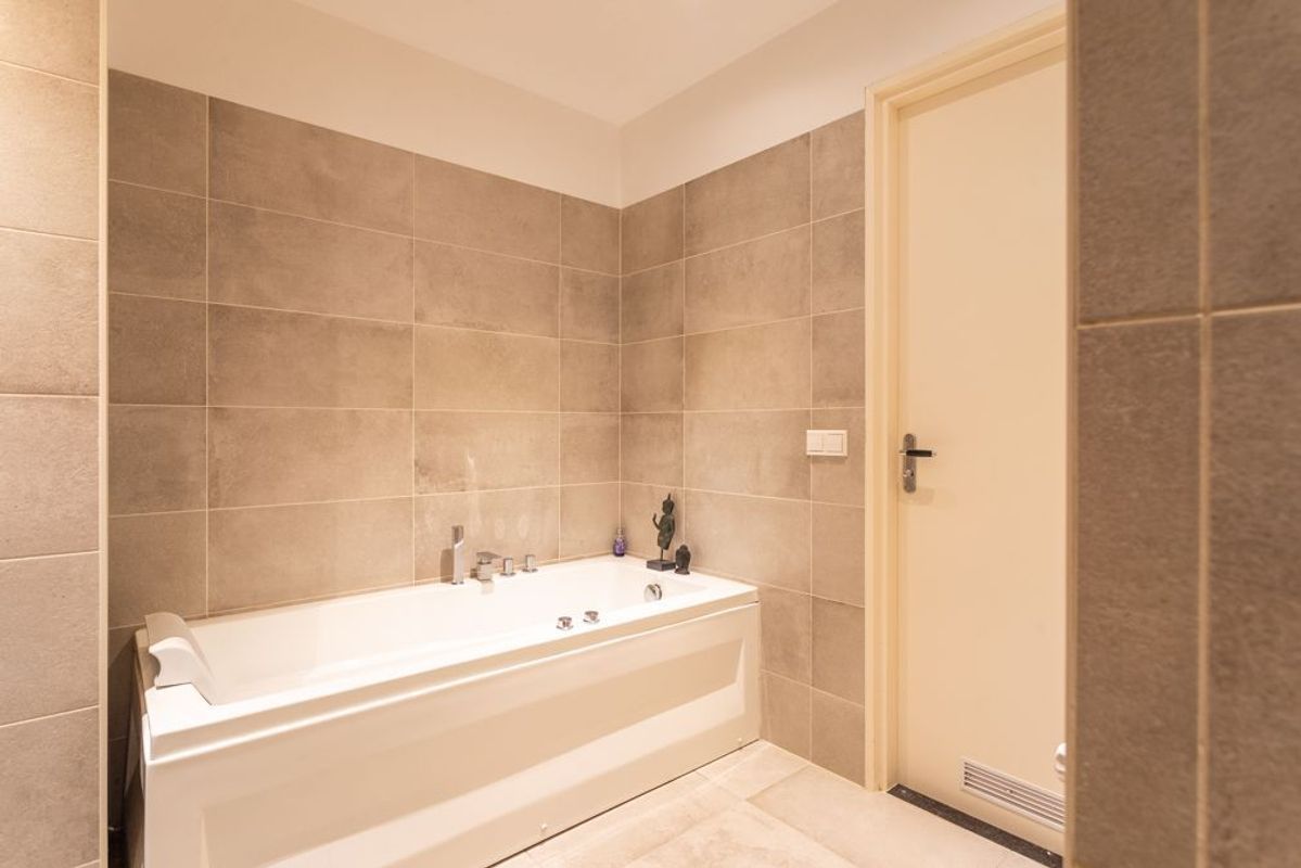 Kamperfoeliestraat 131 Photo Blur 23