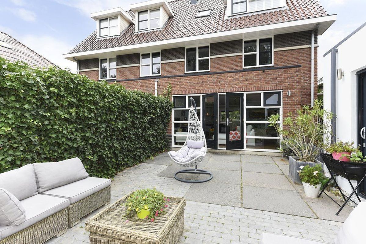 Laan van Kans 26 Photo Blur 1