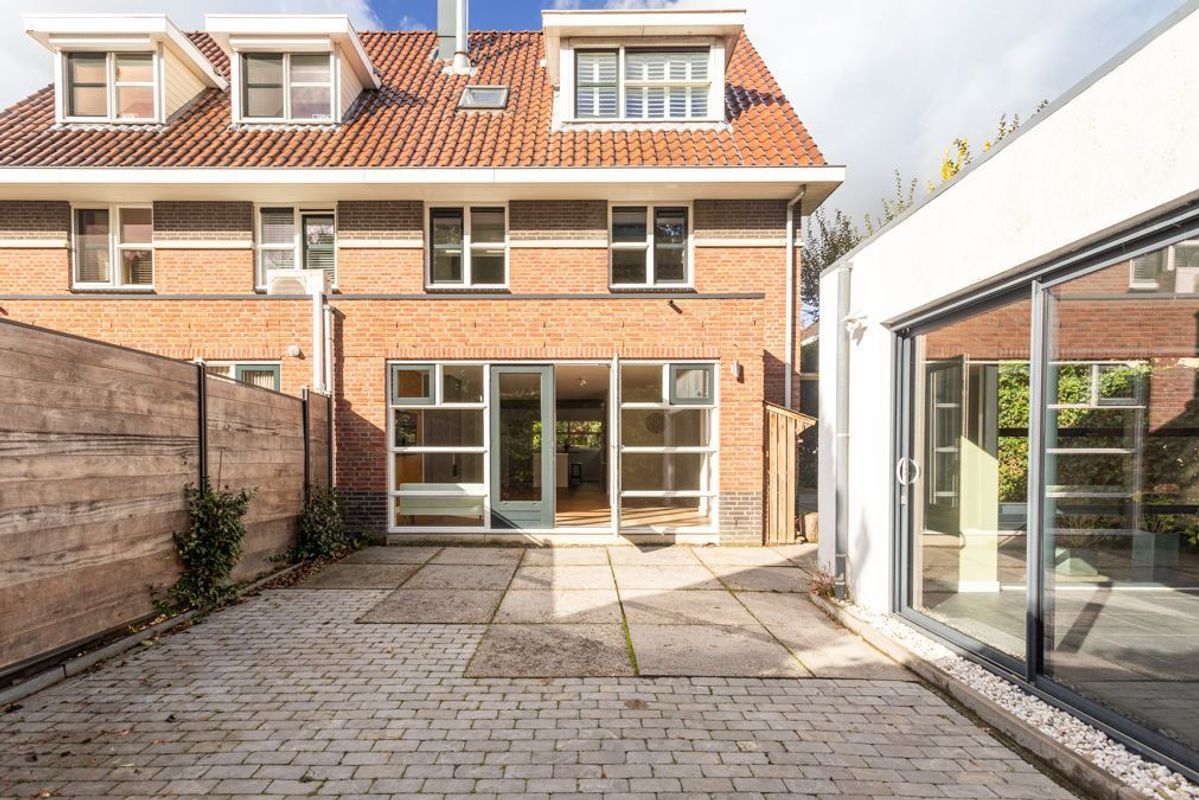 Laan van Kans 26 Photo Blur 46