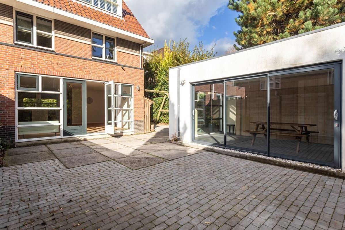 Laan van Kans 26 Photo Blur 44