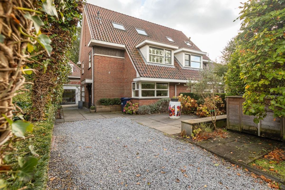 Laan van Kans 26 Photo Blur 48