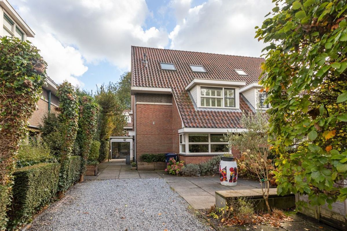 Laan van Kans 26 Photo Blur 49