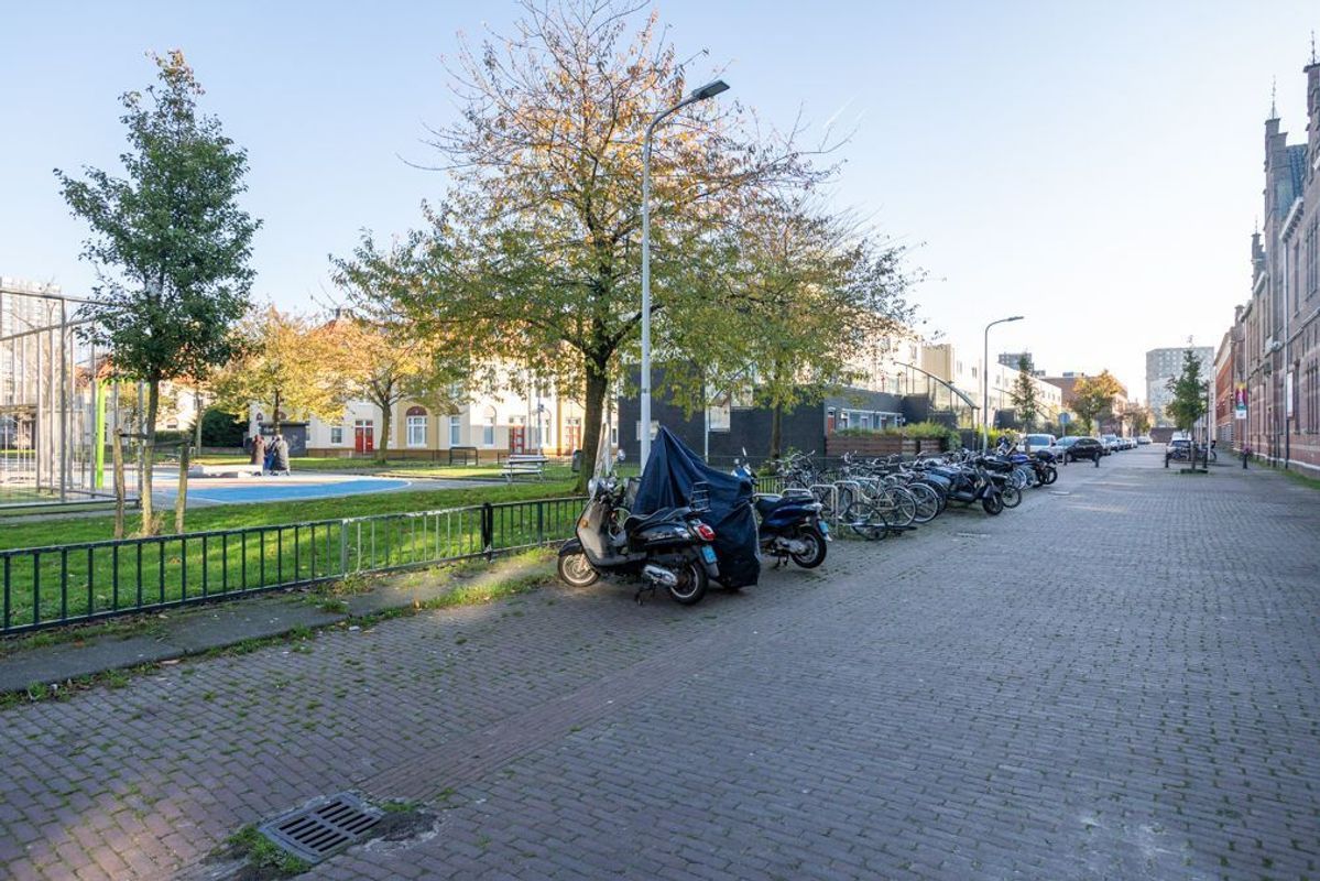 Suze Robertsonstraat 85 Photo Blur 21