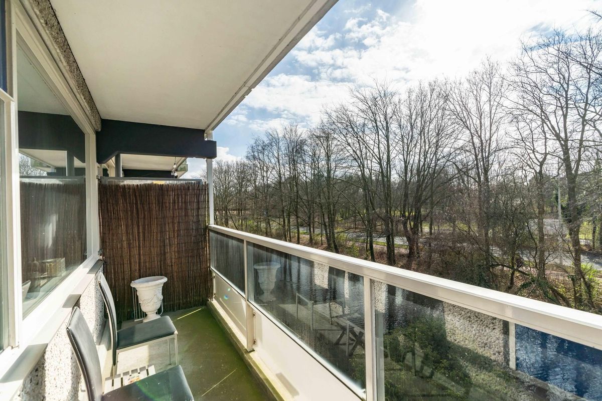 De Brink 300 Photo Blur 3