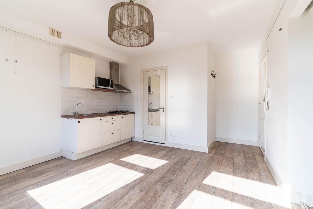 Chassestraat 7-B Photo Blur 2