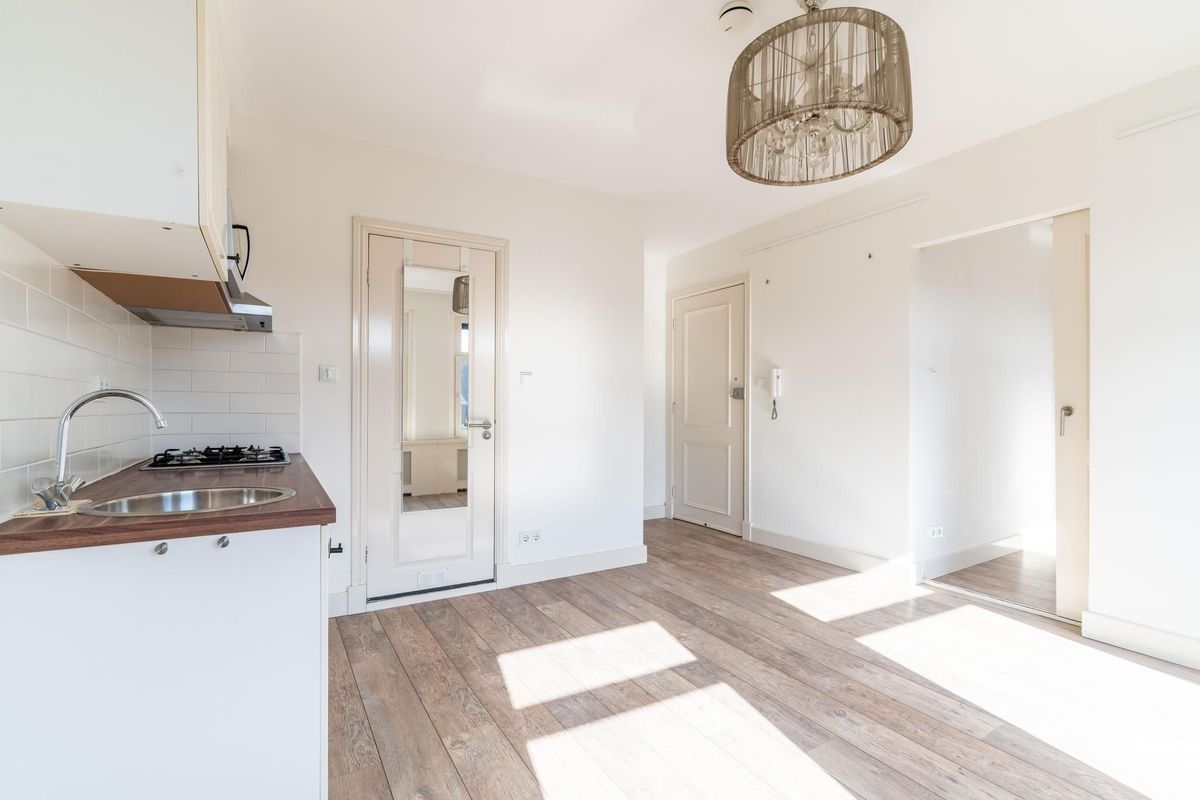 Chassestraat 7-B Photo Blur 4