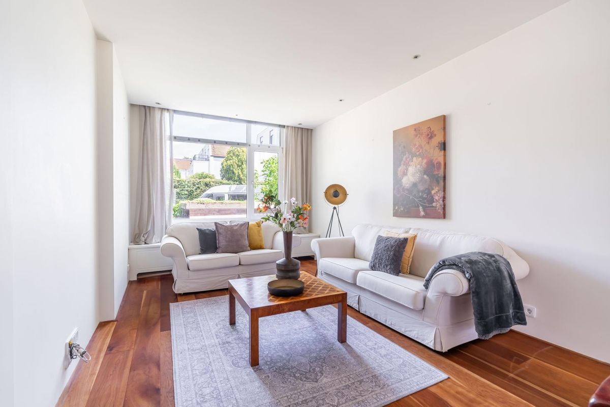 Koninginnelaan 106 Photo Blur 1