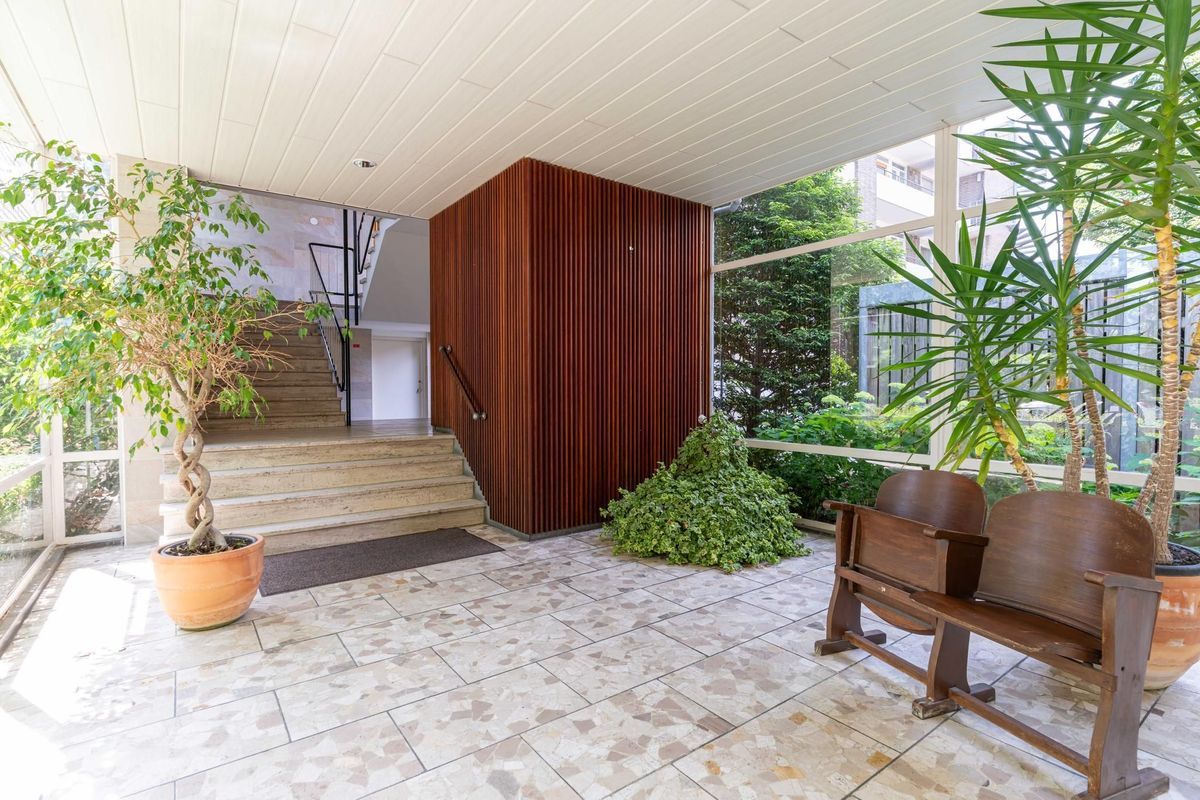 Sir Winston Churchillln 58 Photo Blur 2